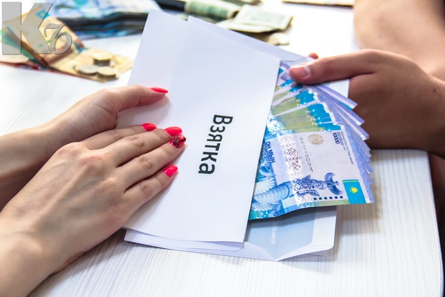 Более 30 акимов задержаны за коррупцию с начала года