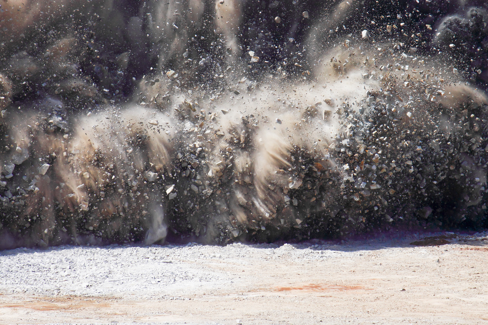 Казахстан планирует начать ввоз взрывчатки из России