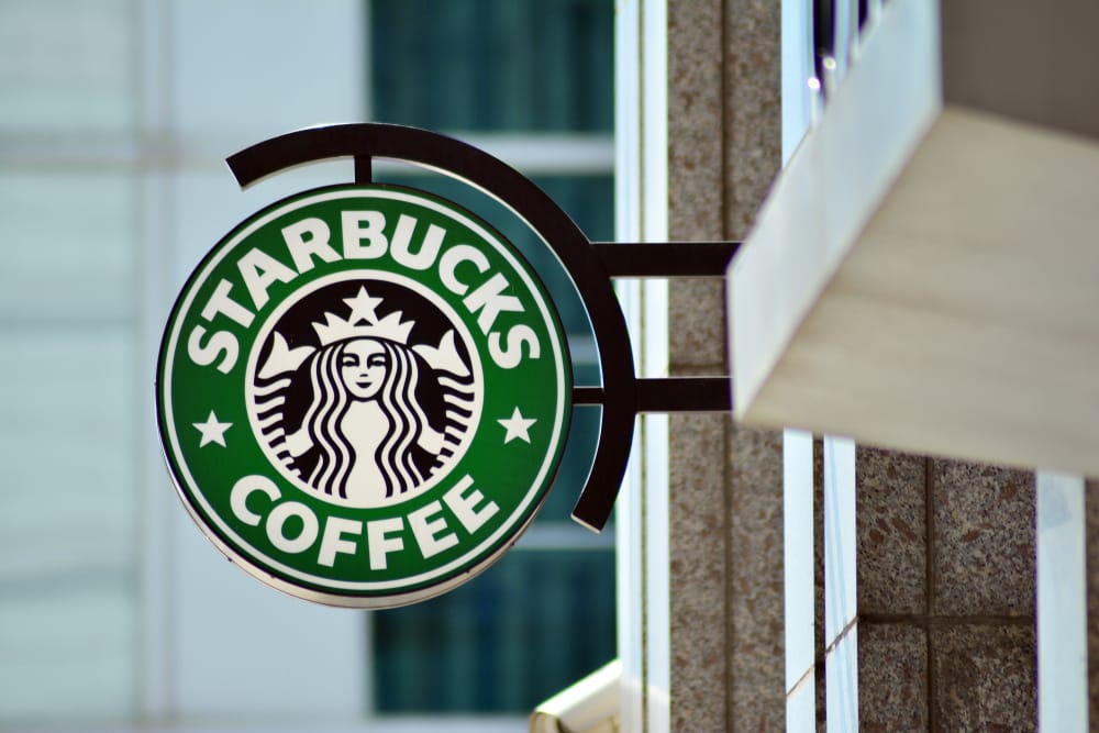 WSJ: Starbucks намерен уволить часть сотрудников