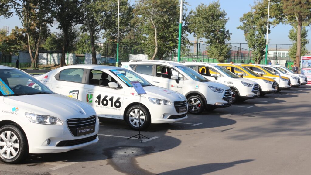 Главы правительств Казахстана и Таджикистана оценили качество казахстанских авто, экспортируемых в Таджикистан