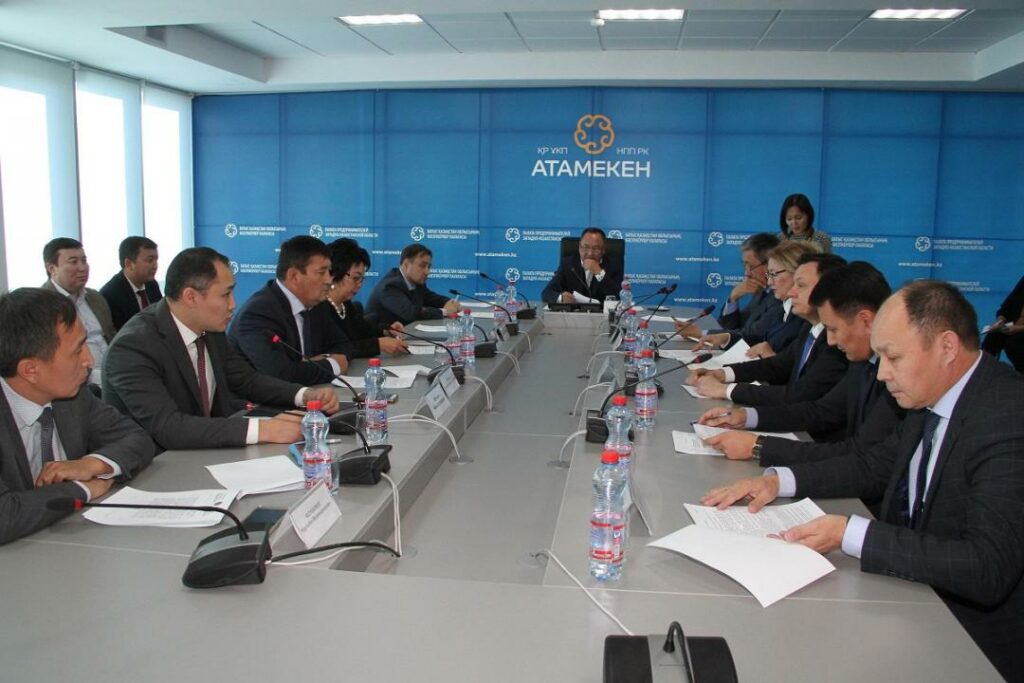 Чиновников заподозрили в укрывательстве информации о передаче колледжей ЗКО в частный сектор