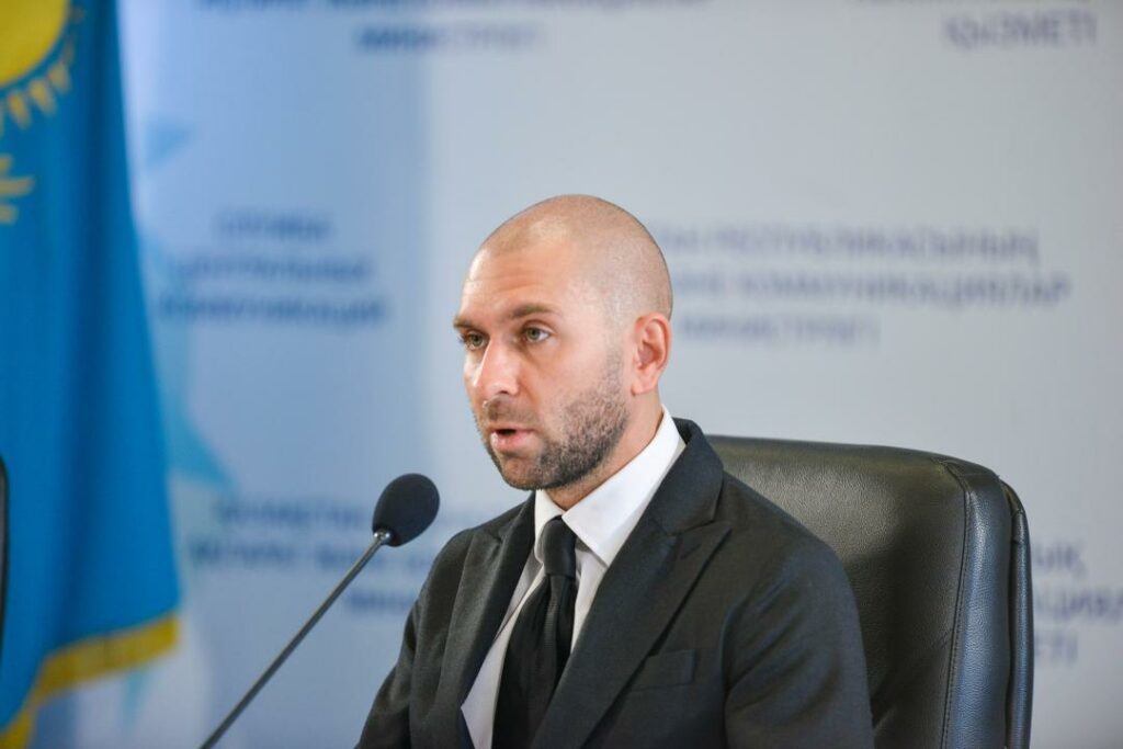 Казахстанские госучреждения резко сократили закуп импортных авто