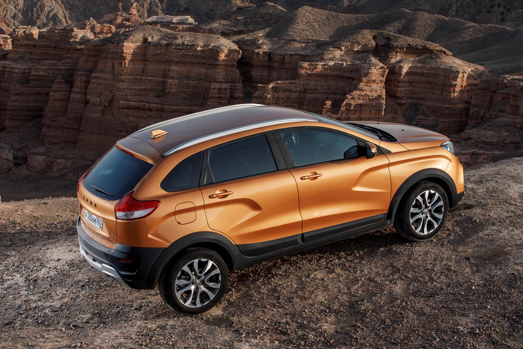 Lada Xray Cross: кто на новенького?