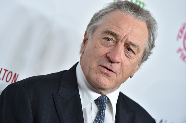 Вам посылка: Де Ниро прислали бомбу