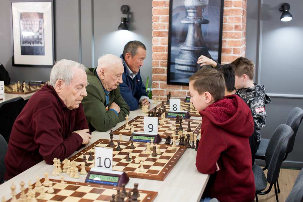 В Алматы прошел шахматный турнир «Битва поколений»