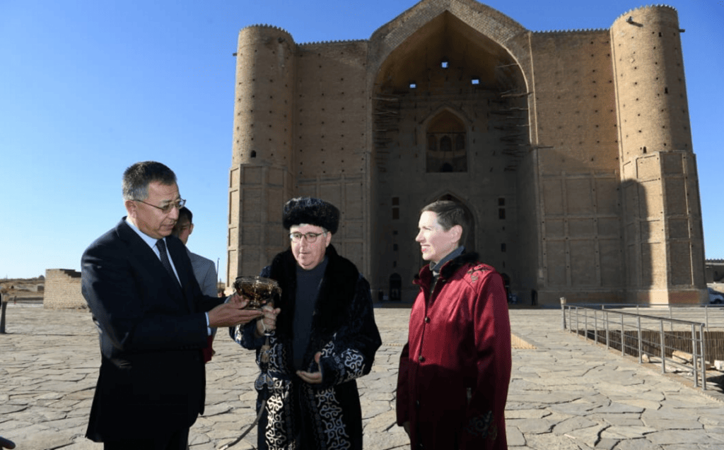 В Туркестане встретили миллионного туриста