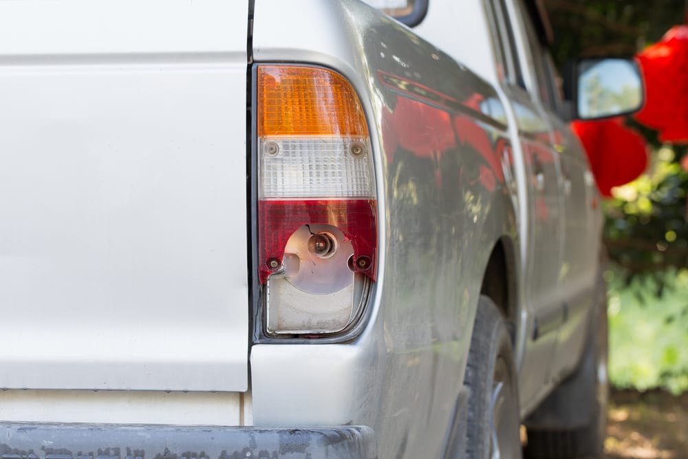Внедорожник врезался в остановку в Жанаозене: 3 погибших, 7 пострадавших