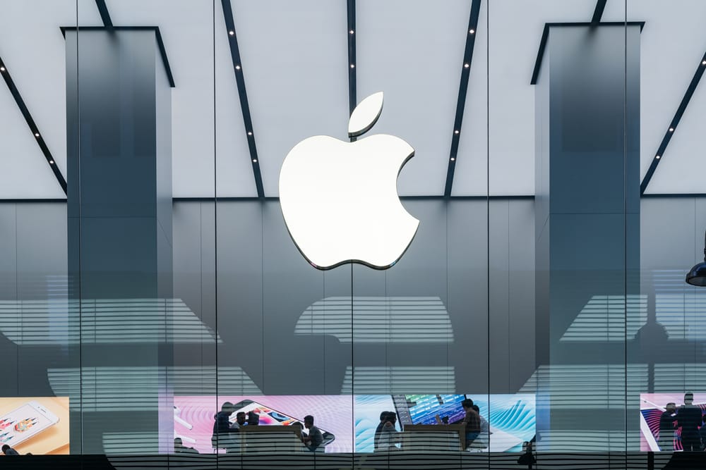 Акции Apple упали на 4,3%, несмотря на рекордную квартальную прибыль в $14,1 млрд