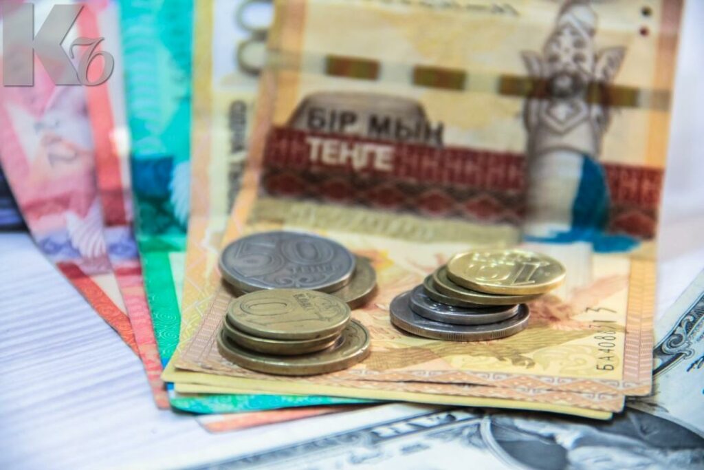 В Актау из-за невыплаты заработной платы бастуют озеленители