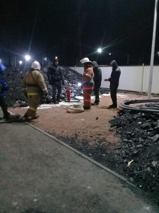Пожар произошел на угольном складе школы на станции Сарышаган