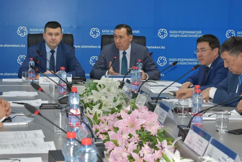 Предприниматели ЗКО предложили ввести 100-кратный налог на землю