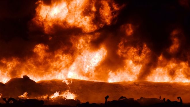 Число жертв взрыва на трубопроводе в Мексике возросло до 76