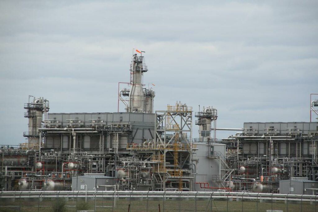 Крупные недропользователи Казахстана опротестовывают в судах миллиардные иски экологов