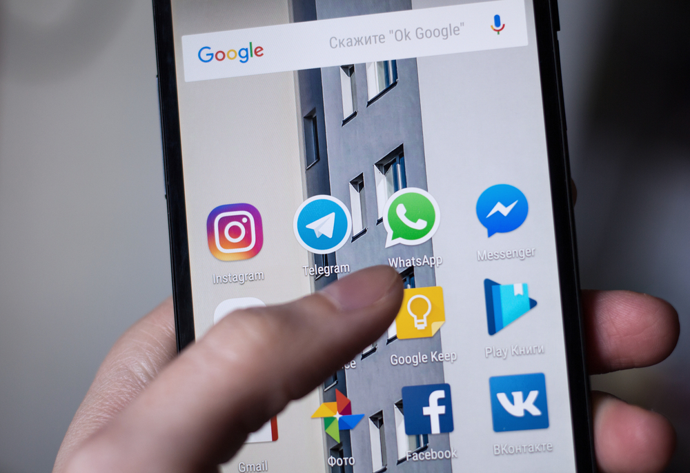 СМИ: WhatsApp, Instagram и Facebook Messenger объединят