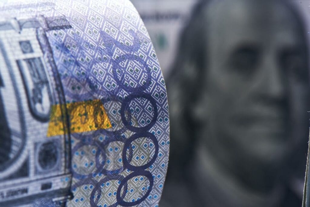 Казахстанские фискалы намерены получить от теневого бизнеса 5,5 трлн тенге