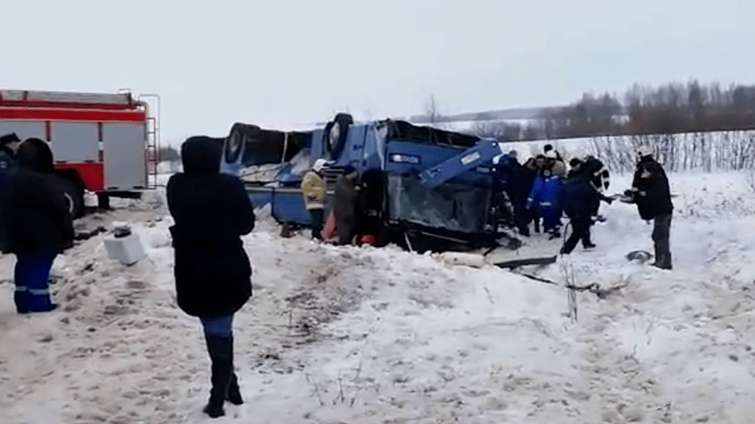 В Калужской области перевернулся автобус с детьми