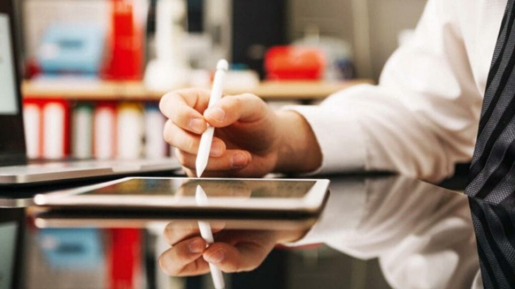 53 млн тенге потрачено на планшеты для полицейских в ЗКО