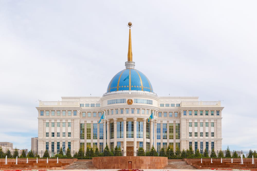 Назначены глава и заместитель Службы внешней разведки Казахстана