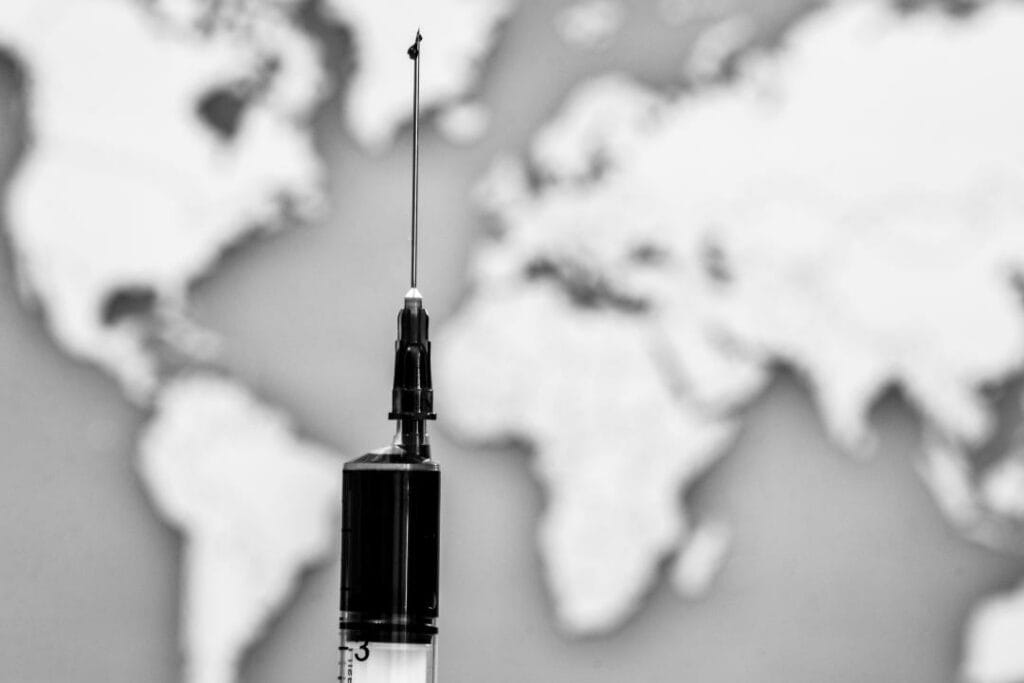 FT: Саудовская Аравия выходит на охоту за мировыми газом и нефтью