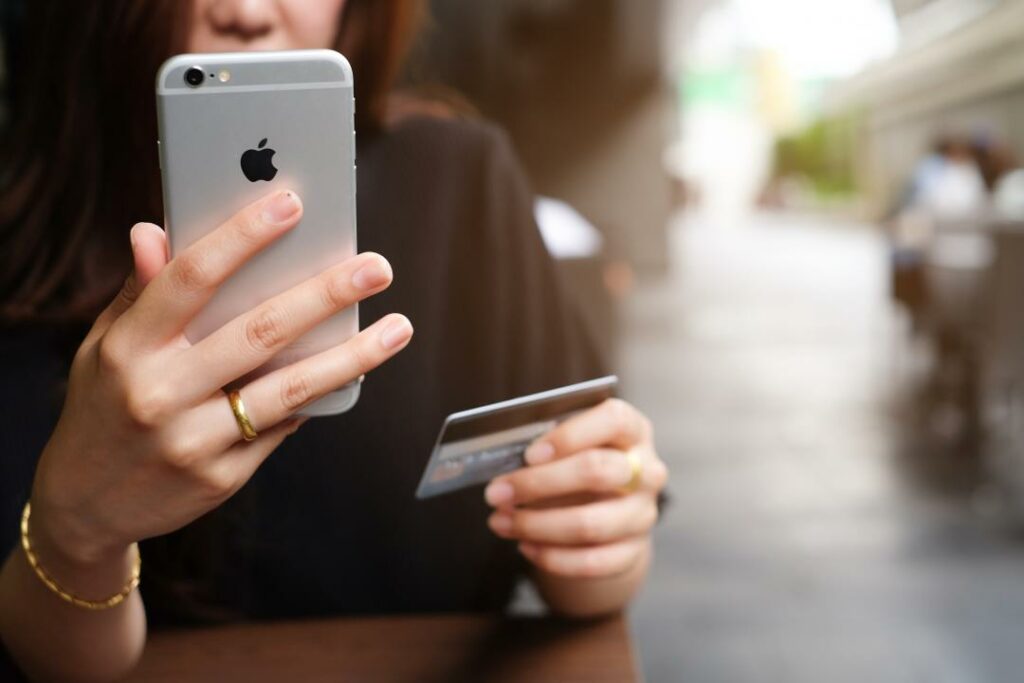 СМИ: У Apple появятся собственные кредитные карты