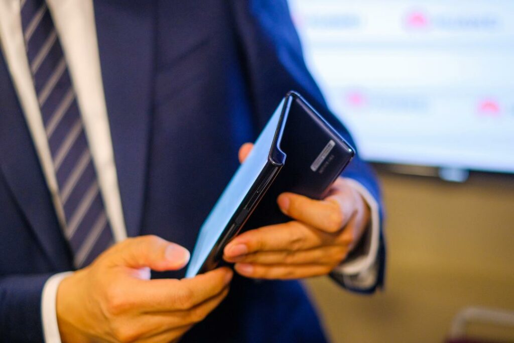 FT: Телефоны со складным дисплеем – не просто уловка маркетологов?