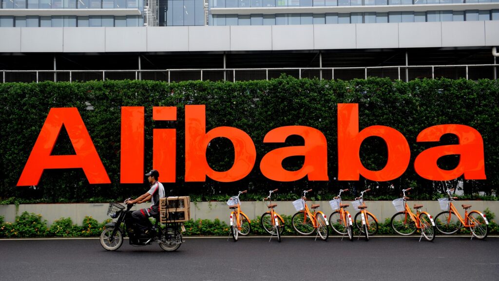 Дефицит на сырьевых рынках, распродажа Alibaba, Facebook может уйти из Европы
