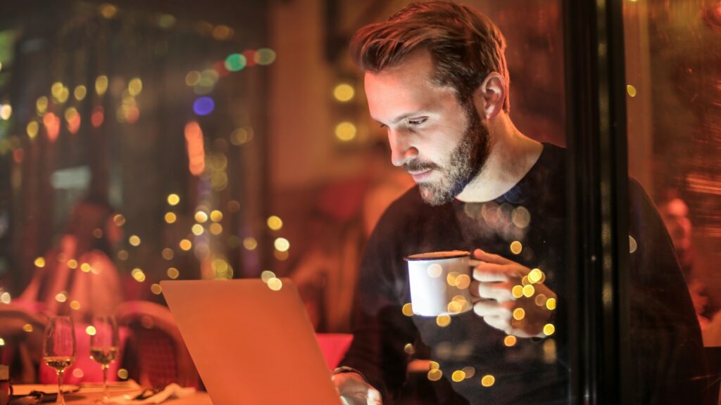 Как запретить соцсетям и интернет-сервисам собирать ваши данные