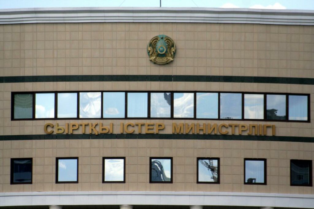 Сыртқы істер министрлігі Украинада жүрген қазақстандықтарды елге алып келеді