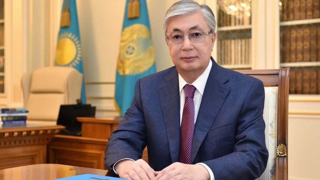 Токаев поздравил казахстанцев с Днем защитника Отечества