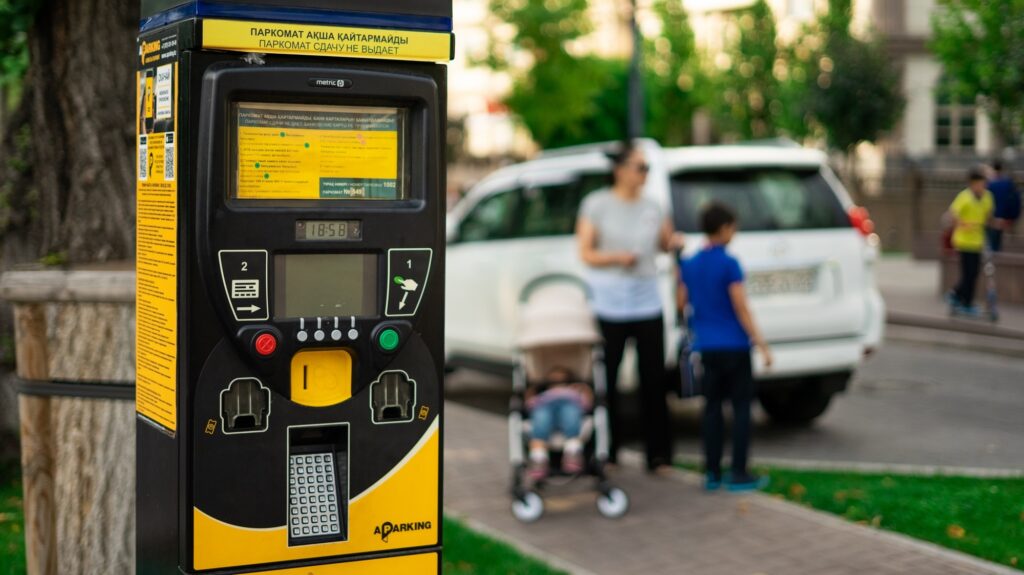В Алматы часть парковок станет бесплатной