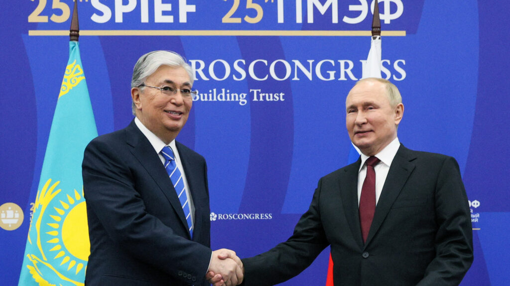 Токаев и Путин обсудили перспективы развития казахстанско-российского сотрудничества