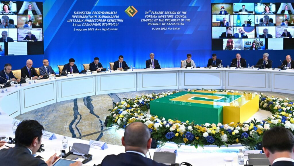 Токаев назвал пути выхода из ловушки среднего дохода