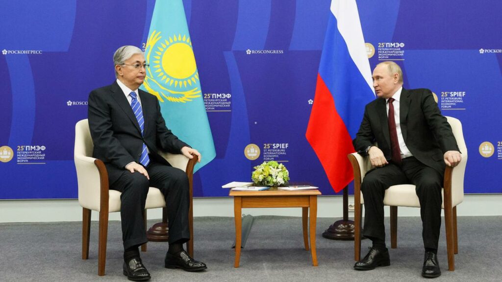 Токаев приехал в Россию и не признал ДНР и ЛНР