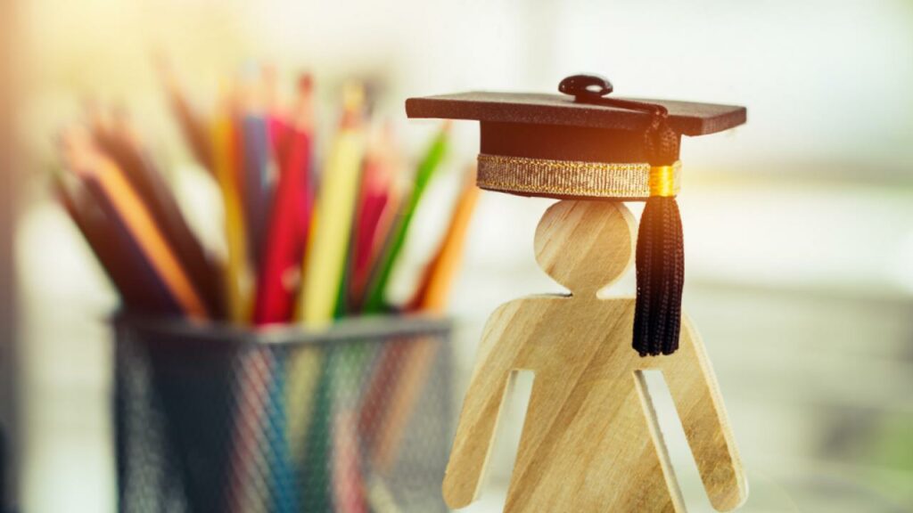 Әлеуметтік жағдайы төмен отбасыдан шыққан талапкерге оқуда қандай жеңілдіктер бар?