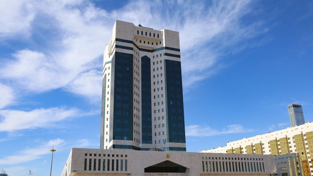 Үкімет отставкаға кете ме? Тоқаев мәлімдемесіне сарапшылар қандай пікір білдірді?