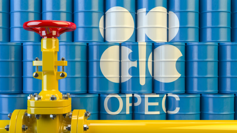 Страны ОПЕК+ продлили добровольное сокращение нефтедобычи