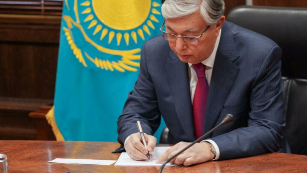 Президент Казахстана освободил Бахыта Султанова от должности министра торговли и интеграции