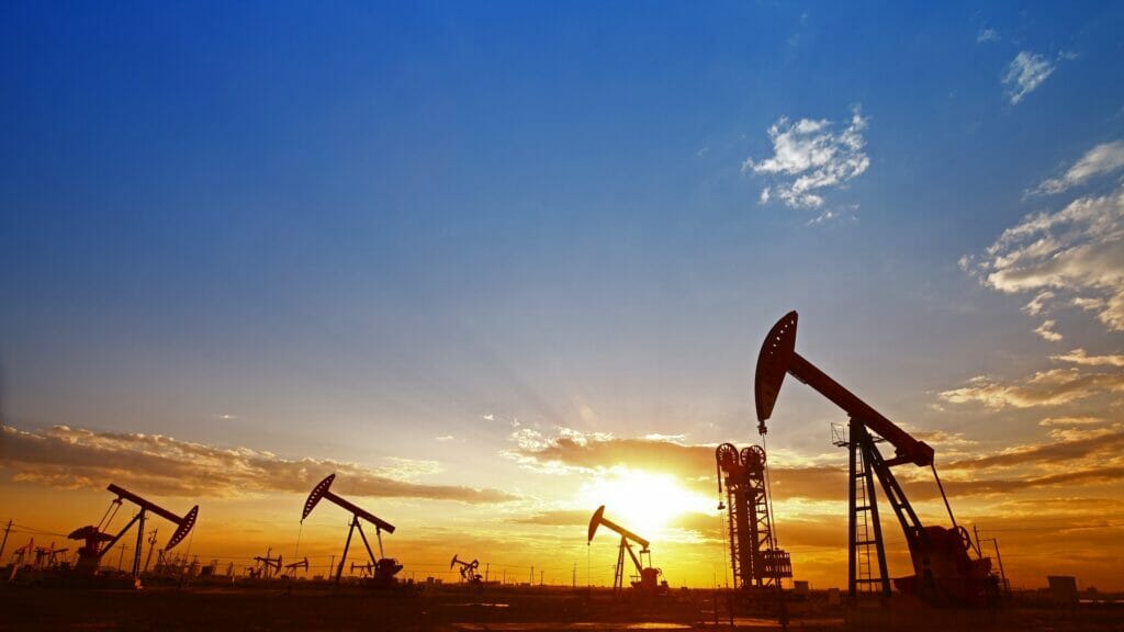 S&P предсказал подорожание нефти до $121 за баррель