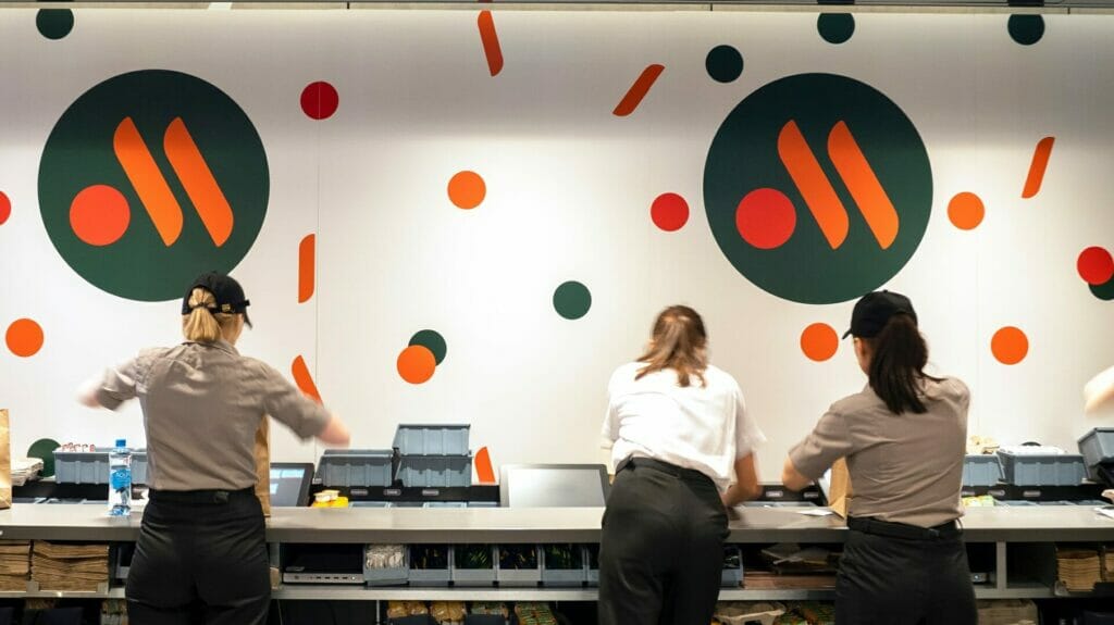 Бывший франчайзи McDonald’s в Казахстане открестился от связи с «Вкусно – и точка»