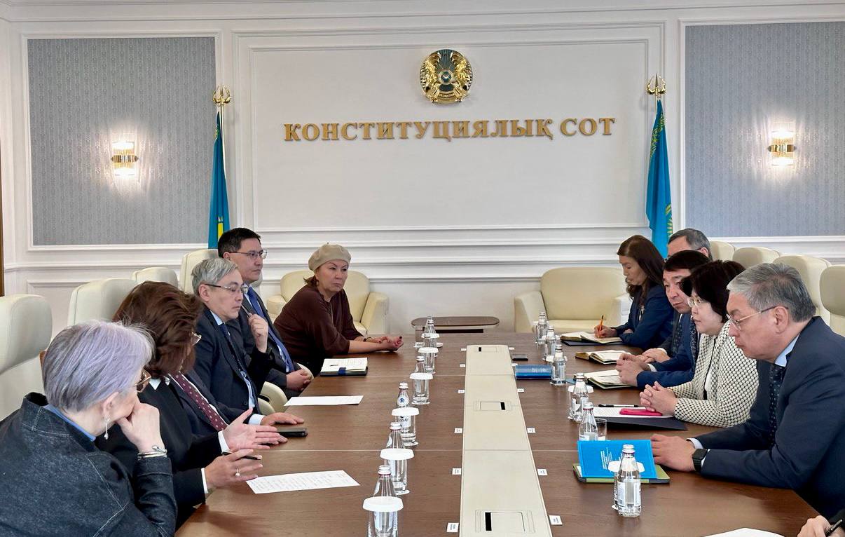 Казахстанцы обращаются в Конституционный суд