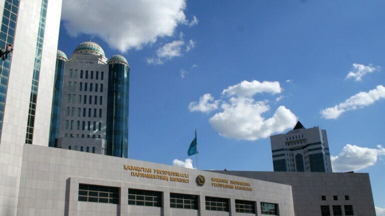 Мәслихат депутаттарына бұрын болмаған бір құзіретті бергелі жатыр