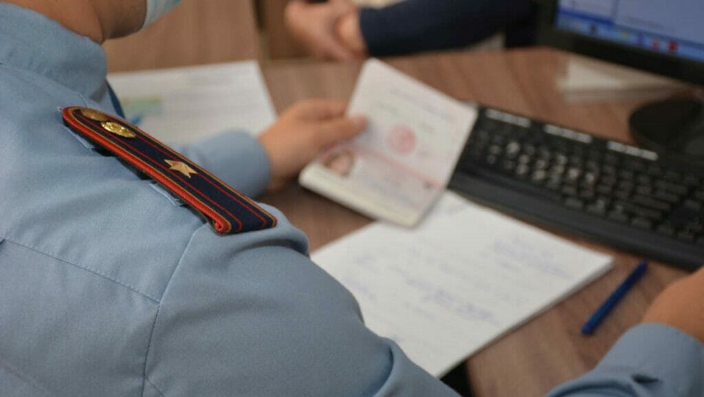 Иностранцам усложнили оформление разрешения на постоянное проживание в Казахстане