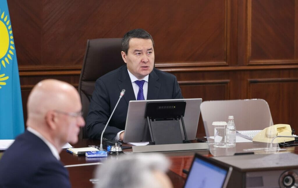 Премьер отчитал акимов за рост цен на овощи во всех регионах Казахстана