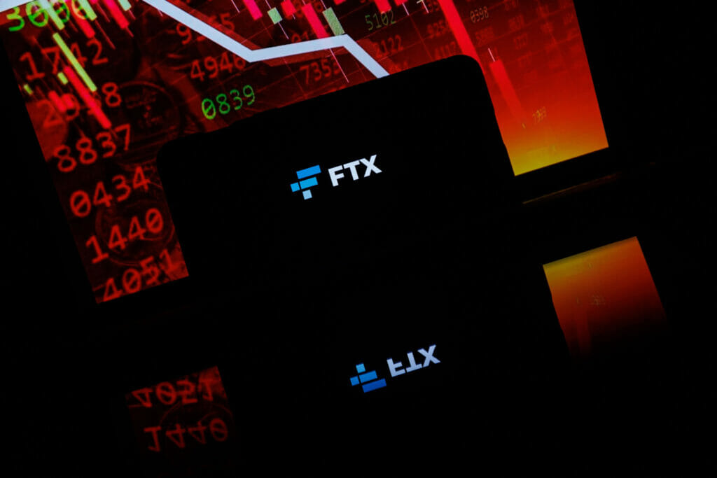 Раскрыты имена поручителей, внесших залог за основателя FTX