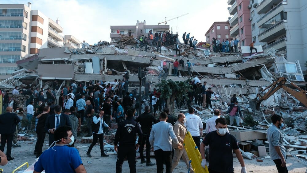 Дроны засняли последствия разрушений в Турции после землетрясений