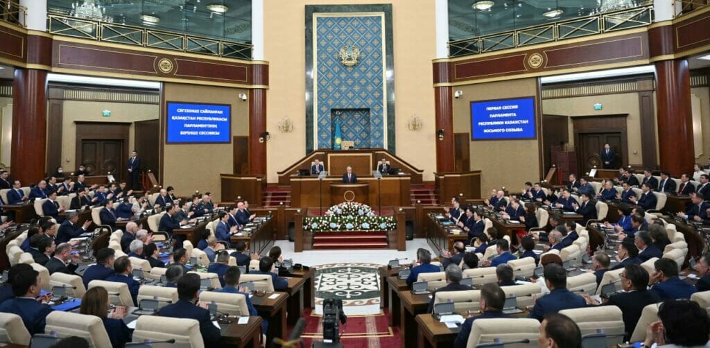 Президент Казахстана заявил о недоступности туристических объектов в стране