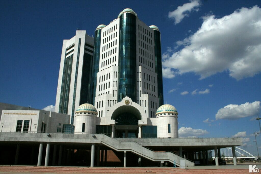 Сенат скорректировал бюджет на 2,2 трлн тенге: на что потратят деньги