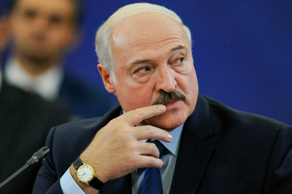 Лукашенко призвал объявить перемирие в Украине