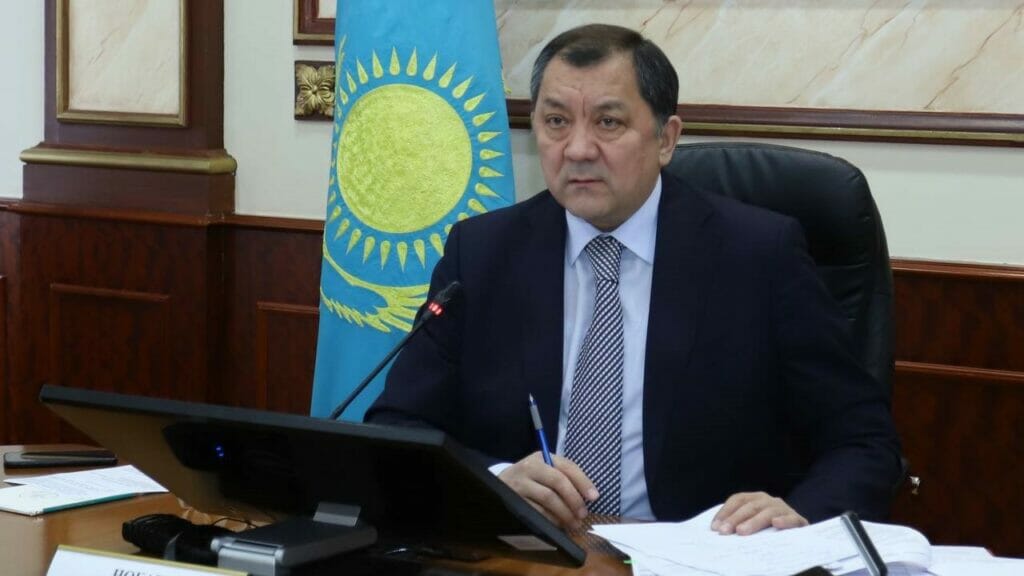 Ногаев призвал жителей области не принимать эмоциональных решений после задержаний нефтяников в Астане