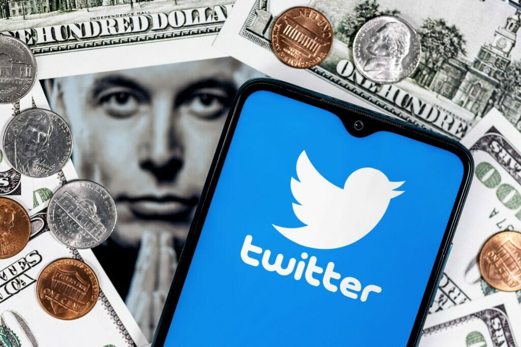 Twitter будет платить пользователям за контент